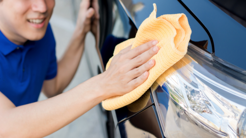 Lavaggio auto a mano o all'autolavaggio? Quale scegliere - Mister