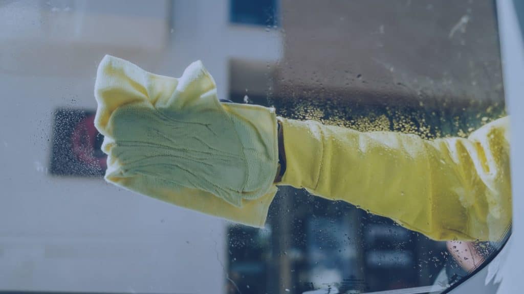 Quanto spesso lavare l'auto